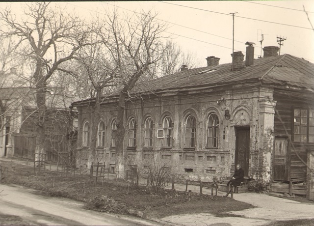 Чумаковская, 8., Владислав Зубец