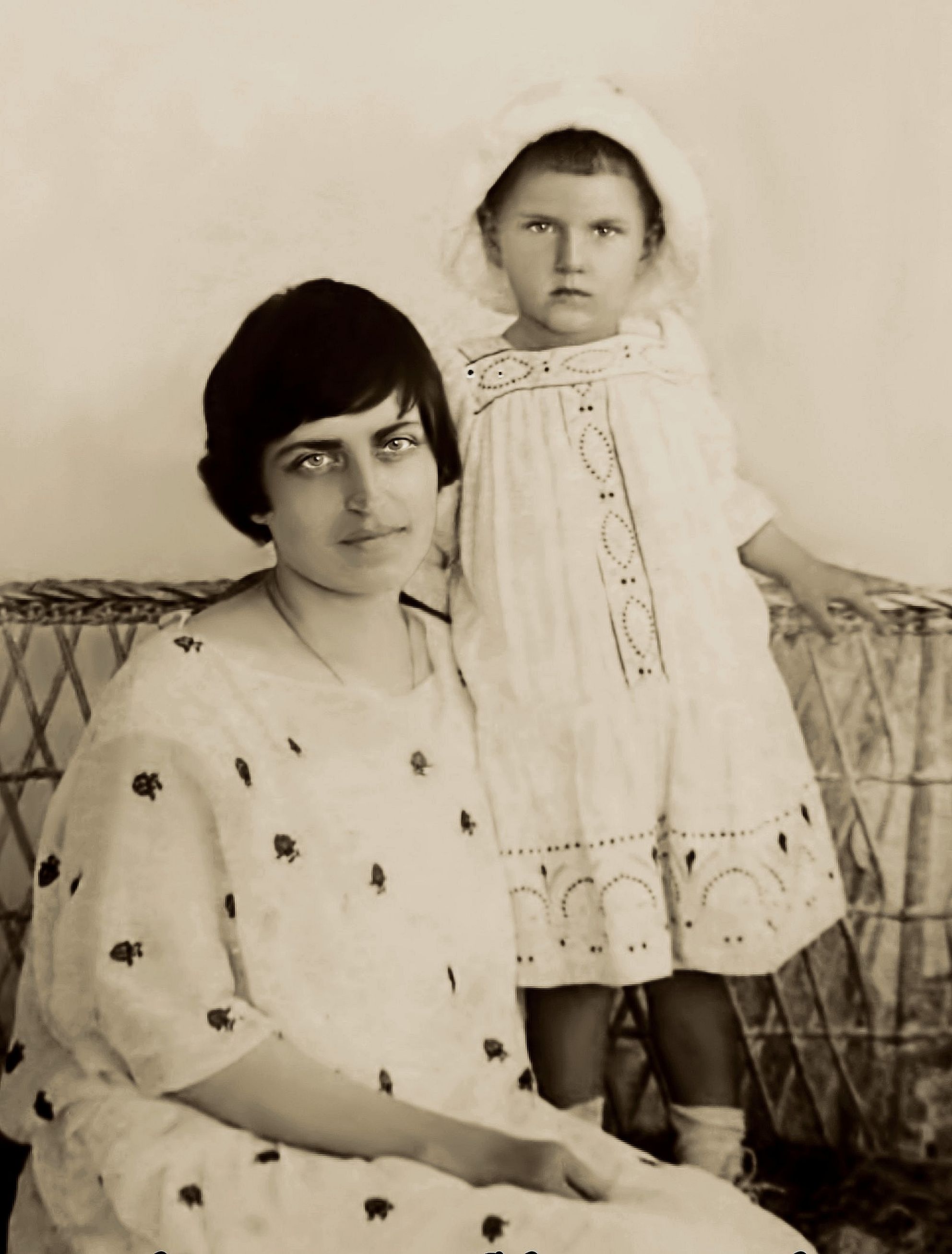Жуковская Любовь Александровна с Вероникой, 1919 год. 